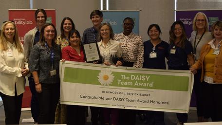 Special Visitors to Flagship Hospital Help Announce DAISY Award for SRAlab Nursing Researchers 